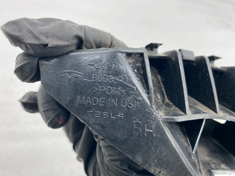 600882100D ⭕12-15 Tesla Model S MS Passenger Right Front Bumper Fender Bracket 6008821-00-D