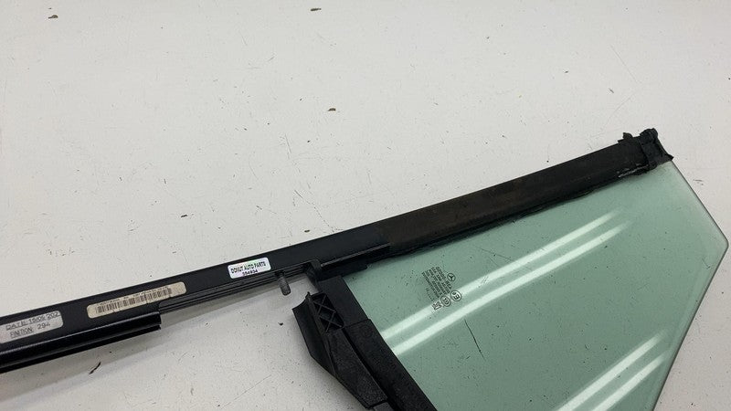 A2977303200 ⭕ 2022 EQS 450+ V297 Rear Right Quarter Fixed Door Window Glass Vent A2977303200