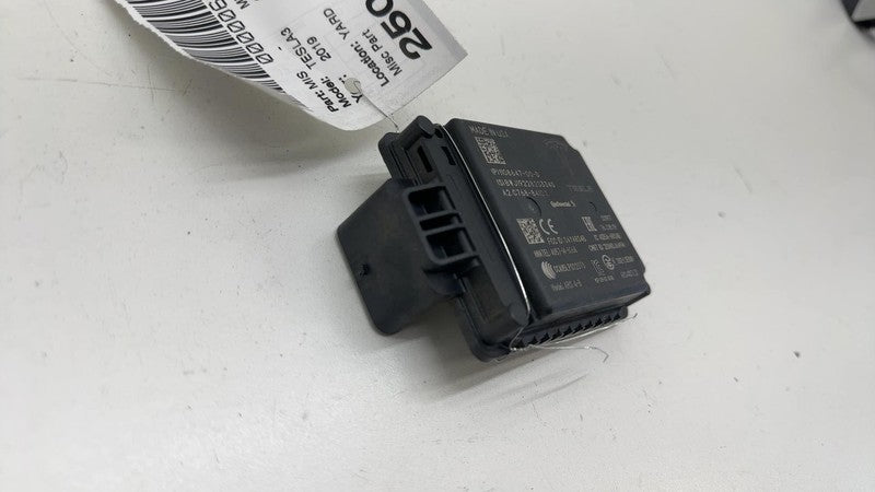 ⭕2017-2023 Tesla Model 3 Seven Pin Perpendicular Radar Sensor 7-Pin 11