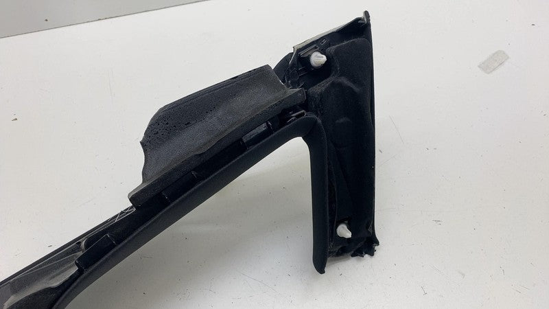 1867539-20-E ⭕ 24-25 Tesla Model 3 Driver Side C-Pillar Trim Cover Assembly Left 1867539-20-E