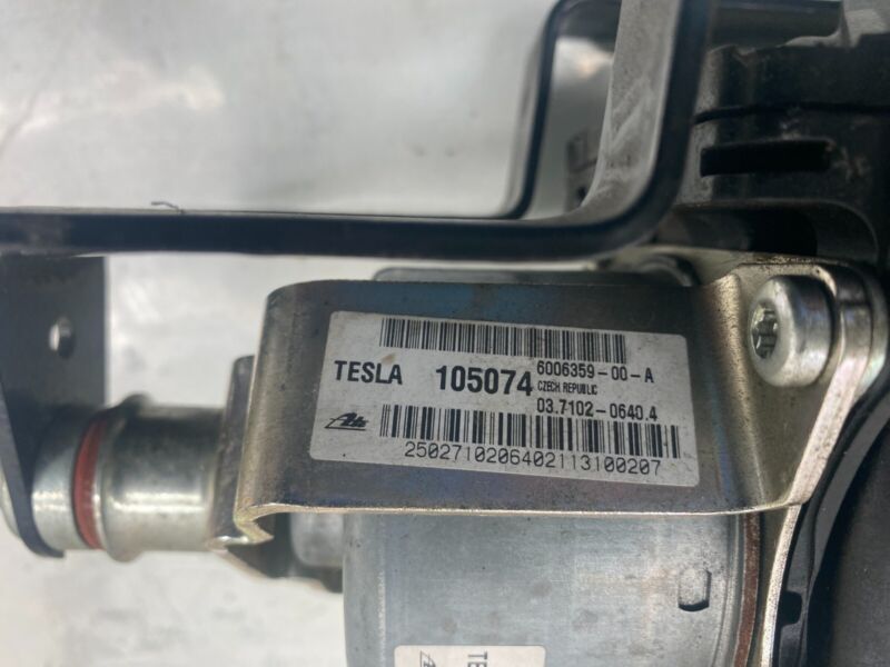 2012-2015 Tesla Model S Brake Servo Booster Vacuum Pump and Isolator w/ Bracket