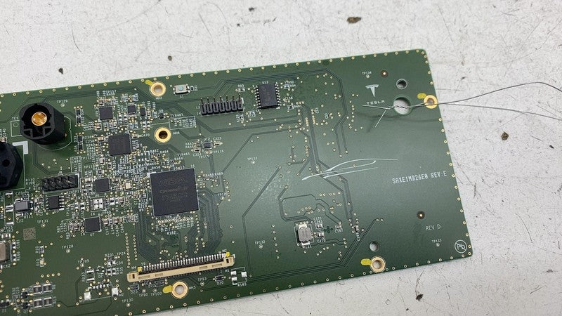 ⭕ 16-20 Tesla Model S Dashboard Instrument Cluster Motherboard Module