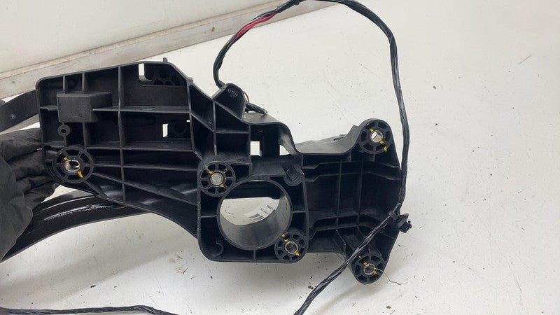 ⭕ 2020-2023 Tesla Model Y Accelerator and Brake Pedal Pad Assembly 118