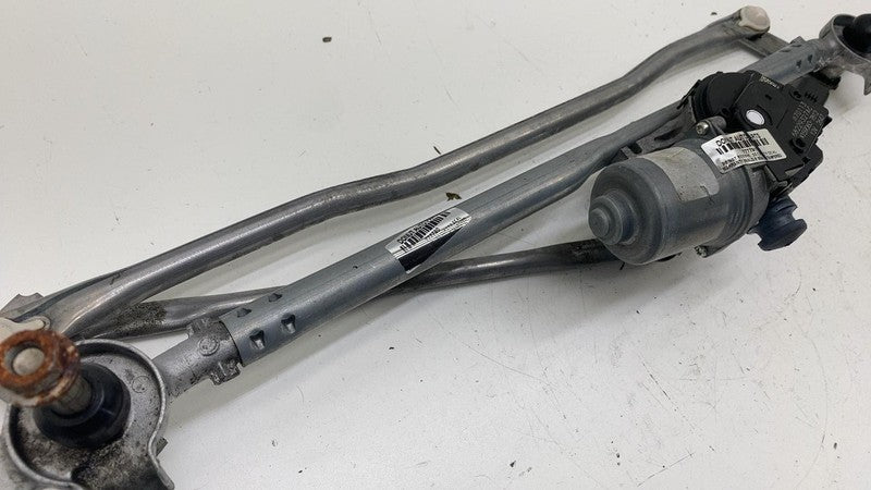 68229327AC ⭕ 17-25 Chrysler Pacifica Front Windshield Wiper Linkage & Motor OEM 68229327AC