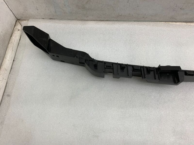 1494045 00 A 2020-2023 Tesla Model Y MY Rear Bumper Center Mounting Support Bracket Assembly