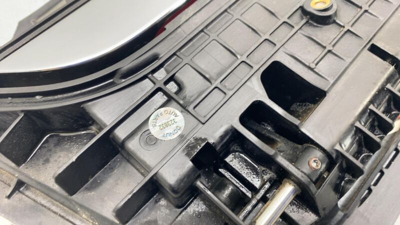 2012-2015 Tesla Model S MS Rear Passenger Side Exterior Door Handle Outer Right