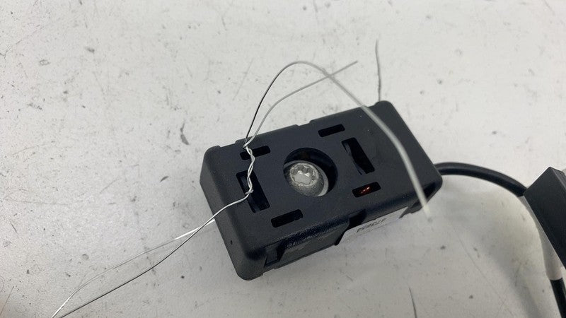 ⭕ 17-23 Model 3 Y Rear Left Radio Antenna Noise Filter Amplifier LH 15