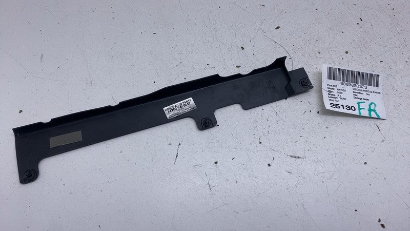 ⭕ 18-21 Navigator Front Right Door Window Frame Cover Molding RH JL1B-