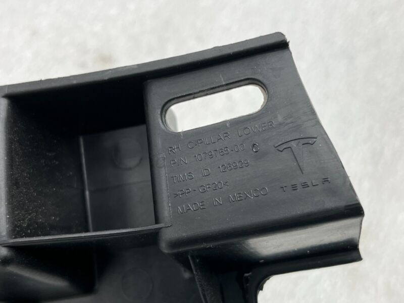 2016-2020 Tesla Model X MX Rear Passenger Side C-Pillar Lower Bracket Right RH