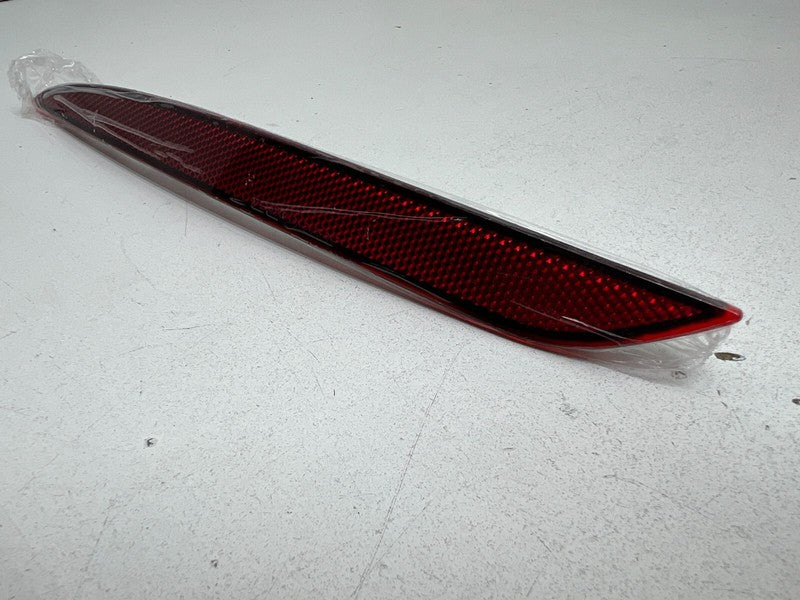 1495817-00-C ⭕ 20-24 Model Y Rear Left Bumper Tail Light Reflector Reflex Lamp 1495817-00-C