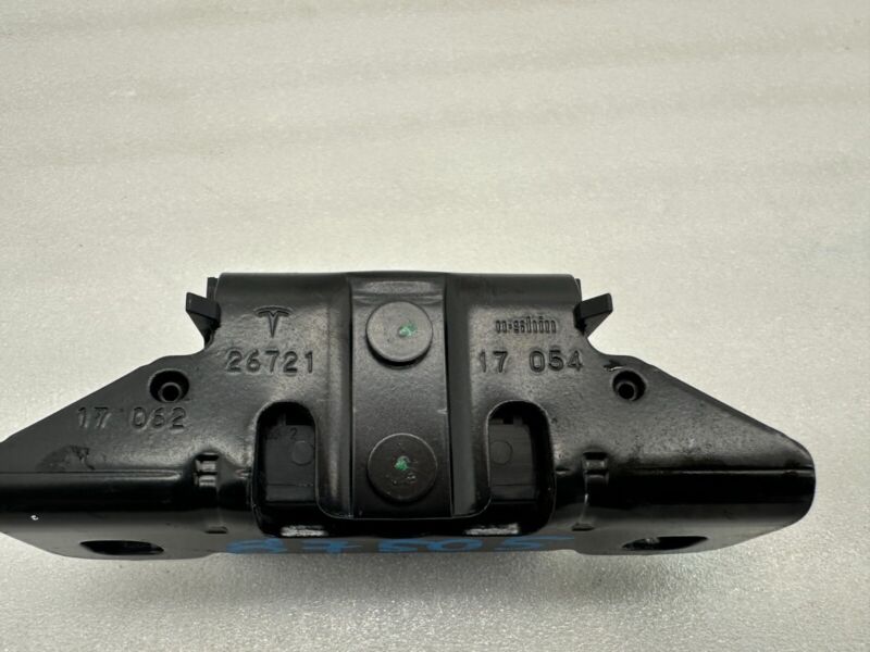 103383600G ⭕ 2016-2020 Tesla Model X Rear Falcon Door Latch Striker Assembly 1033836-00-G
