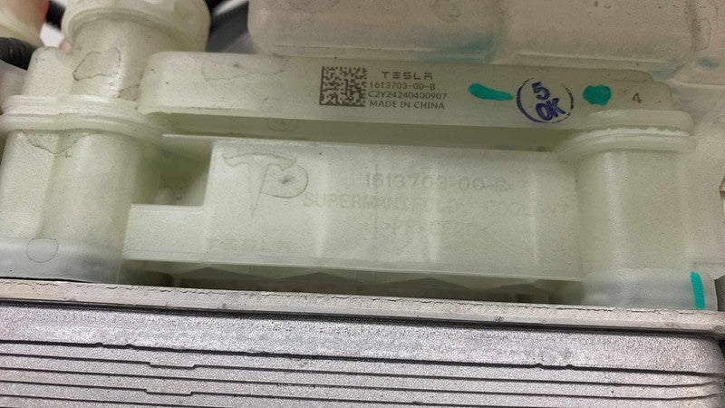 150680300G 21-25 Model 3 Supermanifold Refrigerant Chiller + Coolant Reservoir 1547595-03-H