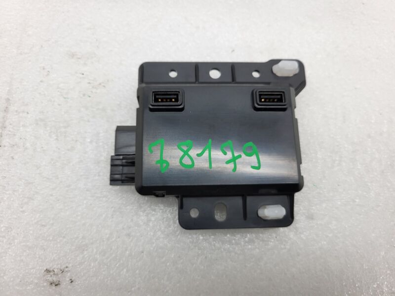 1093295 00 A 2017-2020 Tesla Model 3 M3 Front Center Console USB Hub Charger w/ Data Module