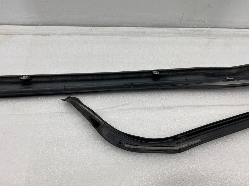 101221700F ⭕ 12-23 Model S MS Right Rocker Panel Scuff Plate Molding w/ Seal 1012217-00-F