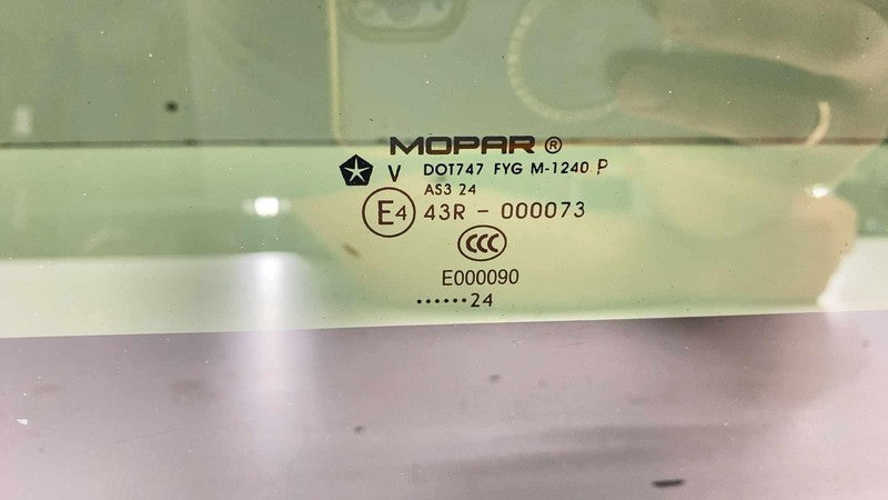 ⭕ 2024-2025 Chrysler Pacifica Front Section Roof Panoramic Glass Assem