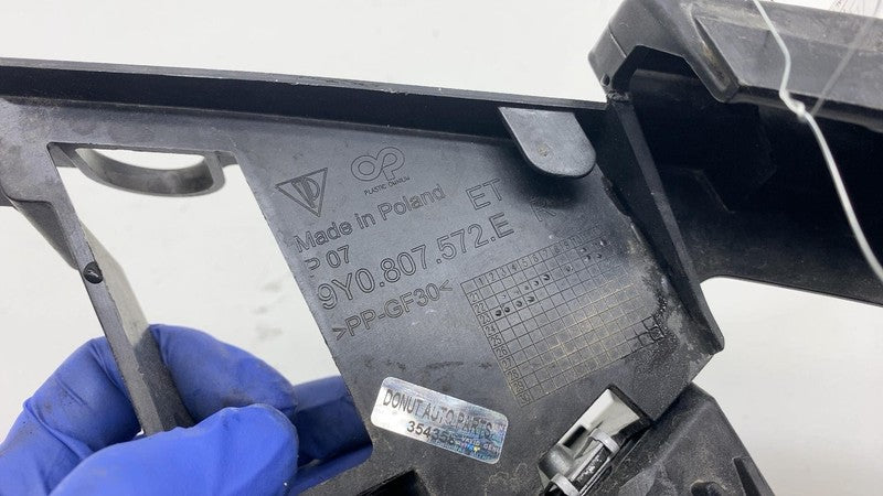 9Y0 807 572 E ⭕ 19-24 Porsche Cayenne Front Right Headlight Outer Head Lamp Bracket 9Y0807572E