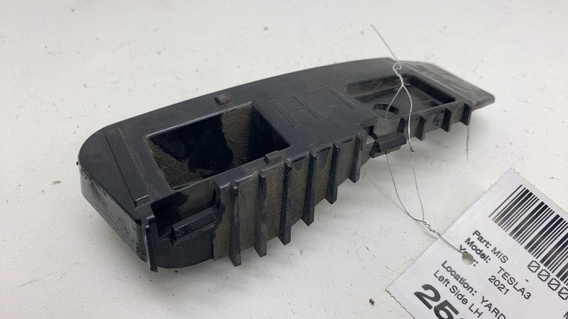 ⭕ 17-23 Tesla Model 3 Rear Left Taillight Tail Lamp Mount Bracket 1083