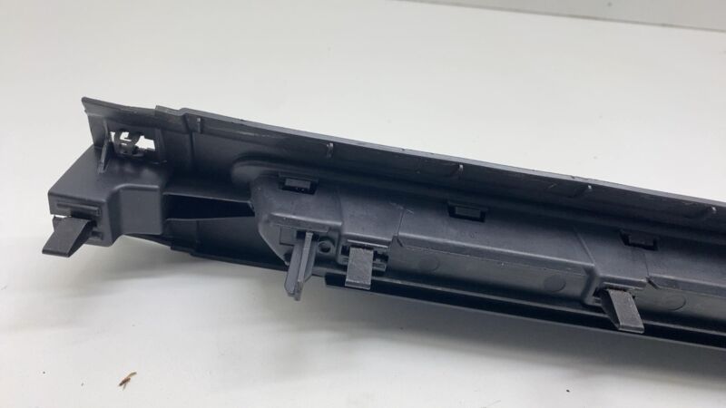 2011-2018 Porsche Cayenne Front Passenger Right Sill Scuff Step Plate Cover RH