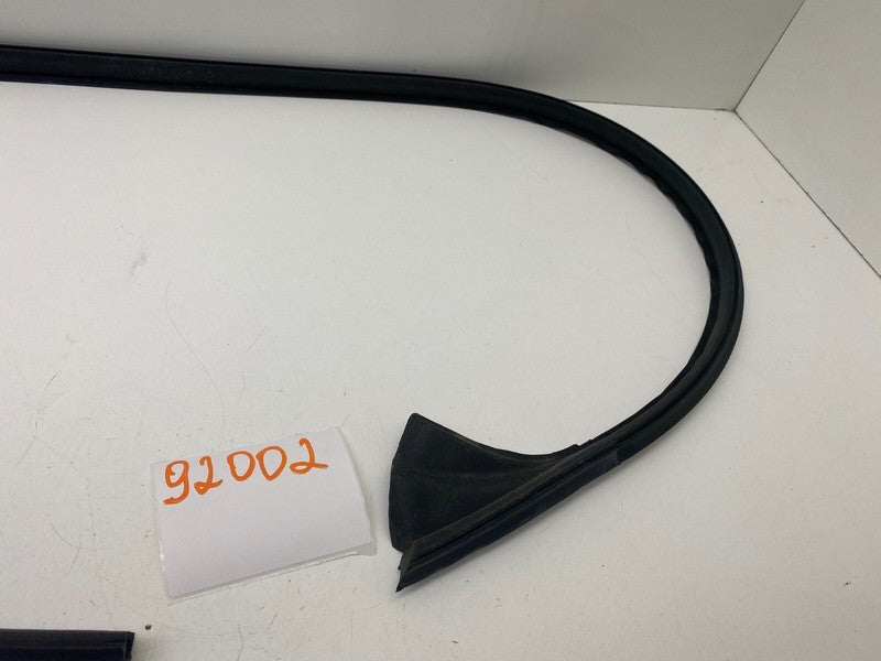 149767800C ⭕ 2020-2022 Tesla Model Y Passenger Side Body Header Seal Right RH 1497678-00-C