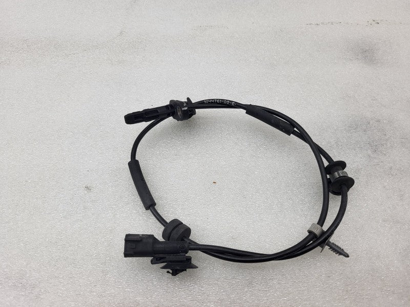 104476100E ⭕17-24 Model 3 Front Left or Right Anti-Lock ABS Wheel Speed Sensor 1044761-00-E