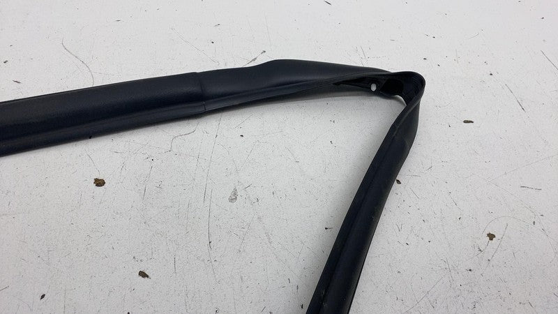 ⭕2018-2021 Lincoln Navigator Rear Driver Side Door Weatherstrip Rubber