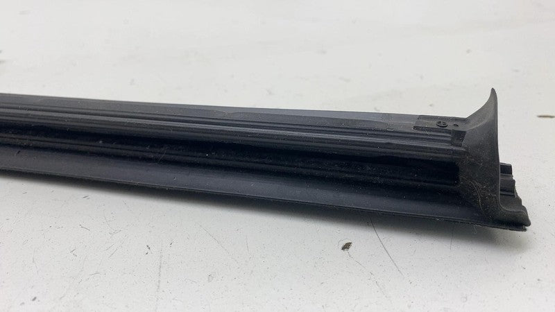 31662567 ⭕ 21-23 Polestar 2 Rear Right Door Window Inner Belt Weatherstrip Seal 31662567