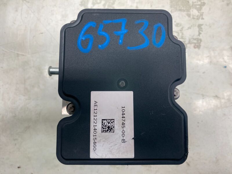 1044745 00 B 2017-2023 Tesla Model 3 Y Anti-Lock Brake System ABS Pump Module Unit Assembly
