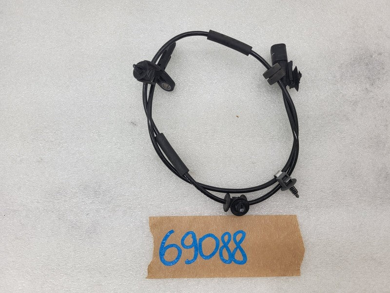 104476100E ⭕17-24 Model 3 Front Left or Right Anti-Lock ABS Wheel Speed Sensor 1044761-00-E