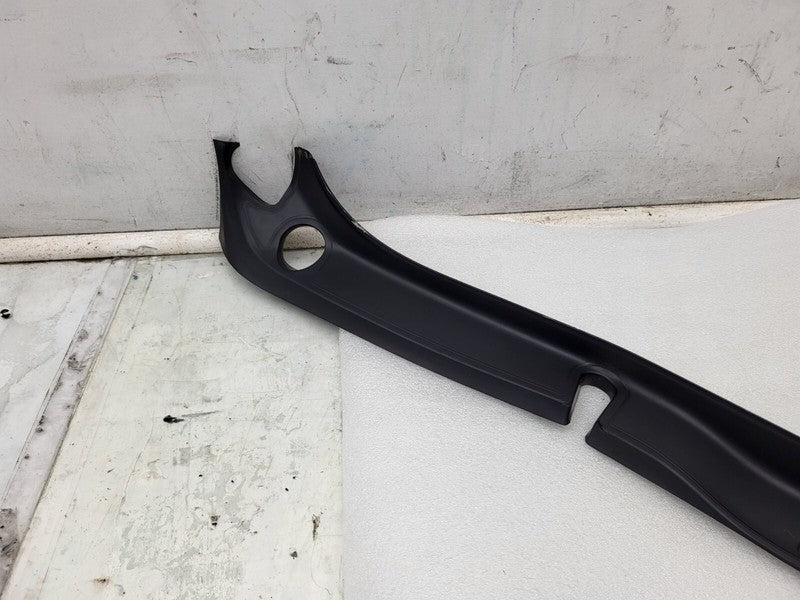 1047885 00 C ⭕ 16-20 Model X MX Rear Center Tailgate Liftgate Upper Trim Molding 1047885-00-C