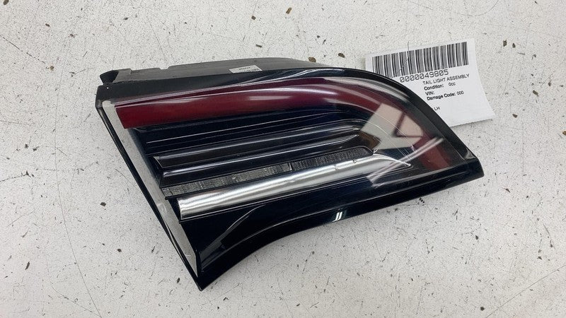 ⭕ 2017-2023 Model 3 Rear Left Inner Taillight LED Tail Lamp 3-Pin 1077