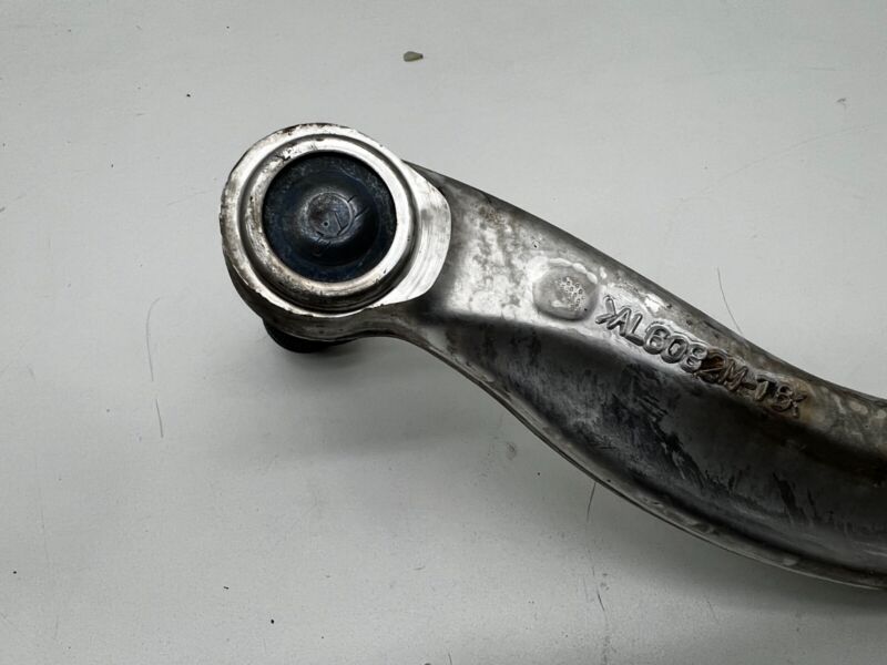 104435600C ⭕2017-2018 Model 3 Front Right Lower Suspension Arm Compliance Link 1044356-00-C
