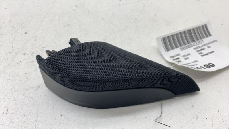 109565700F 2017-2023 Tesla Model 3 Front Driver Side Audio Tweeter & Speaker Cover Left LH