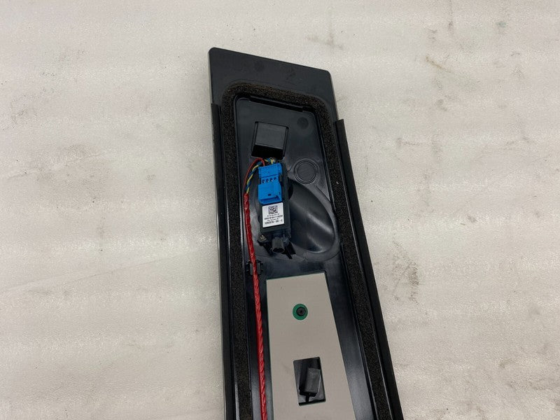 110043700C ⭕ 17-23 Model 3 Driver Side B-Pillar Applique Glass w/ Camera Left 1100437-00-C