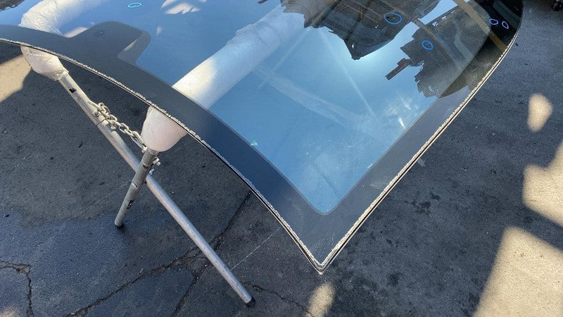 1021634-00-A 2012-2015 Tesla Model S MS Front Windshield Heated Wiper Area (No Auto Pilot)