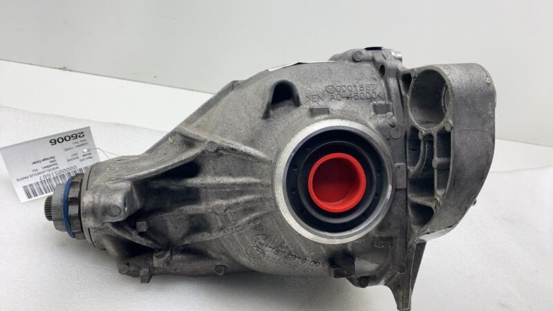 7573819 09 2021 BMW 530e G30 Rear Axle Differential Carrier Assembly 7573819 09 OEM