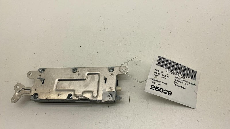 107974980C ⭕ 2017-2023 Tesla Model 3 Harman Becker Radio FM/HD Receiver Module 1079749-80-C
