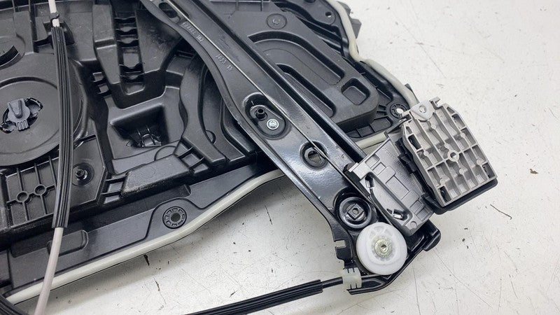 ⭕20-24 Model Y Front Right Door Window Regulator & Motor w/ Carrier 14