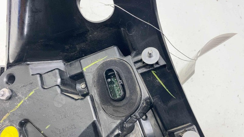 150208700D ⭕ 21-24 Tesla Model Y Rear Right Taillight Outer Lamp On Quarter RH 1502087-00-D