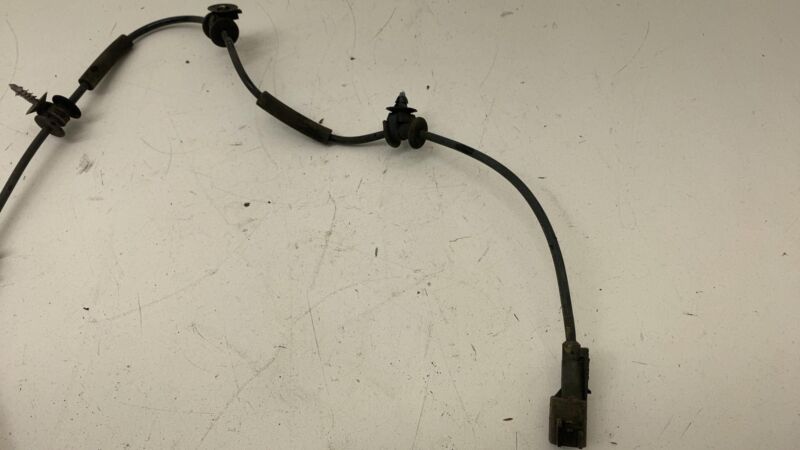 118876100A 2017-2023 Tesla Model 3 Y Front Left or Right Anti-Lock ABS Wheel Speed Sensor