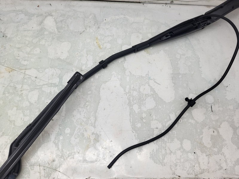 107672900A ⭕ 2017-2022 Tesla Model 3 Front Windshield Wiper Arm & Blade Right 1076729-00-A