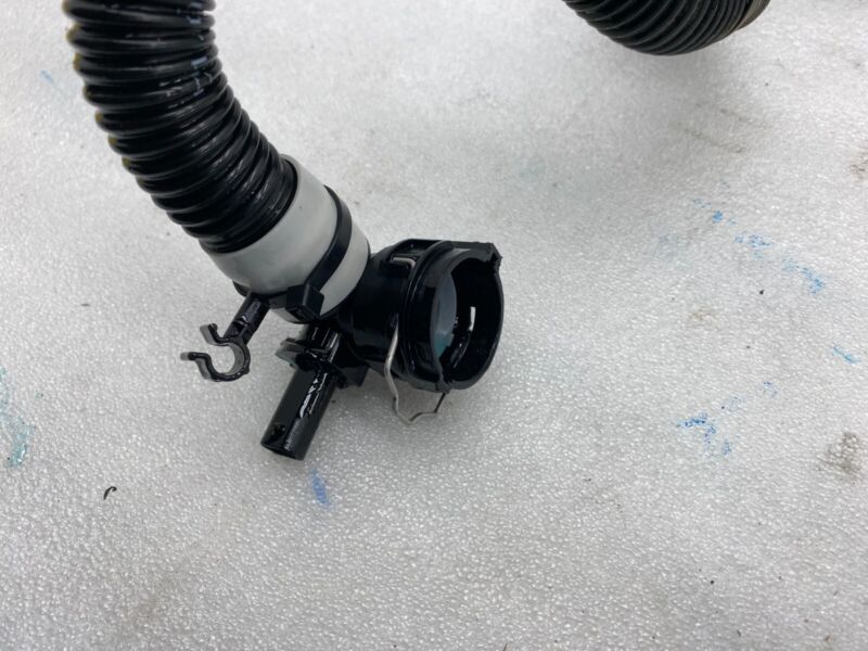 1077579 00 E 2017-2023 Tesla Model 3 Battery Hose to Chiller Cooling Tube Pipe Line Assembly