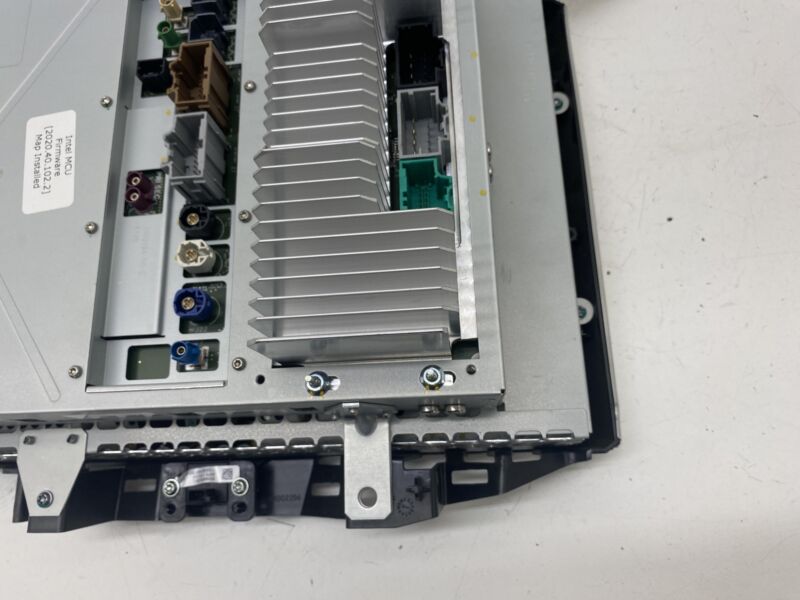 145073700B 2018-2021 Tesla Model S Touchscreen Media Control Unit MCU-2 Intel Update Screen