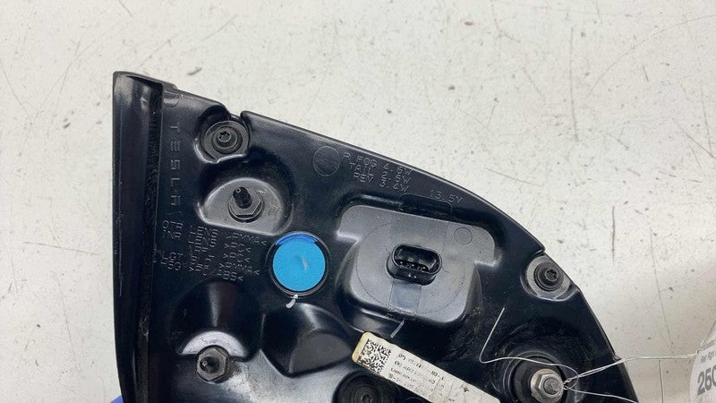 1077402-00-E ⭕ 2017-2023 Model 3 Rear Right Inner Taillight LED Tail Lamp 3-Pin 1077402-00-E