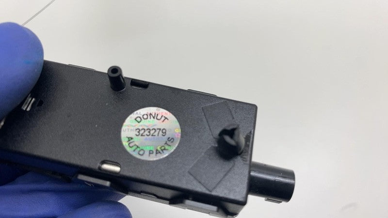 155133000B 2024-2025 Tesla Cybertruck FM Antenna Amplifier Module 1551330-00-B Assembly OEM