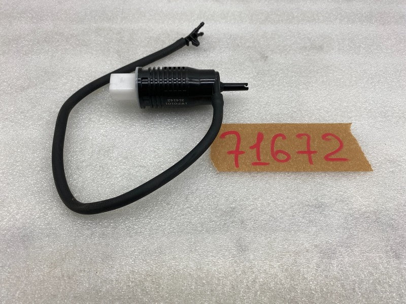 1WP0101 ⭕ 2020-2024 Tesla Model Y MY Front Windshield Glass Washer Motor Pump Assembly