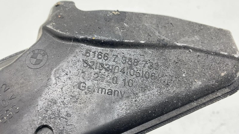 6166 7 388 733 2017-2022 BMW 530e G30 Front Passenger Windshield Cowl Water Drain Channel Right