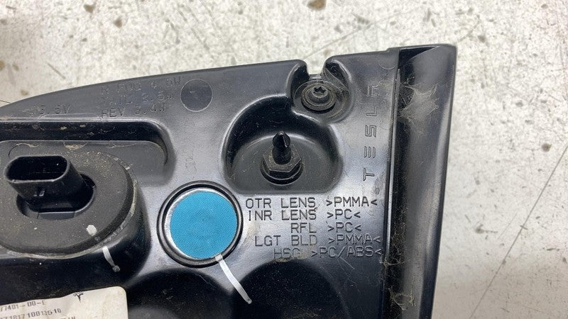 ⭕ 2017-2023 Model 3 Rear Left Inner Taillight LED Tail Lamp 3-Pin 1077