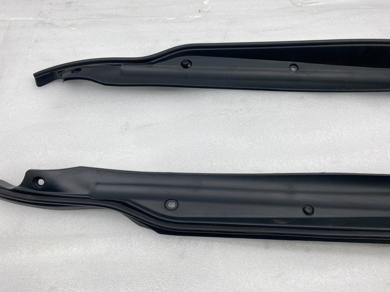 6007576 00 ⭕ 12-25 Model S Rear Left/Right Tailgate Trunk Pinch Sensor Trim 6007576/6007570