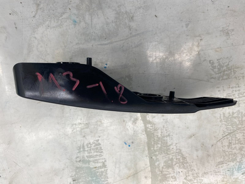 1083992 00 D ⭕17-23 Model 3 Rear Left Bumper Taillamp Taillight Mount Bracket LH 1083992-00-D