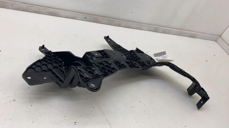 Does not apply 2016-2020 Tesla Model X Driver Side Lower Tailgate C-Pillar Mount Bracket Left
